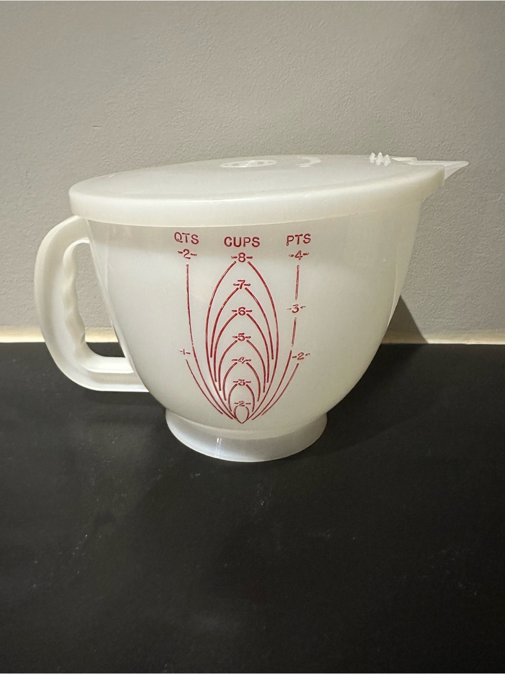 Vintage Tupperware Mix-N-Store 8-cup Measuring Pitcher